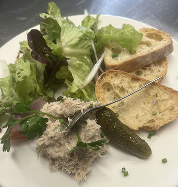 Plat au restaurant dans les Cévennes, l’auberge du Cap