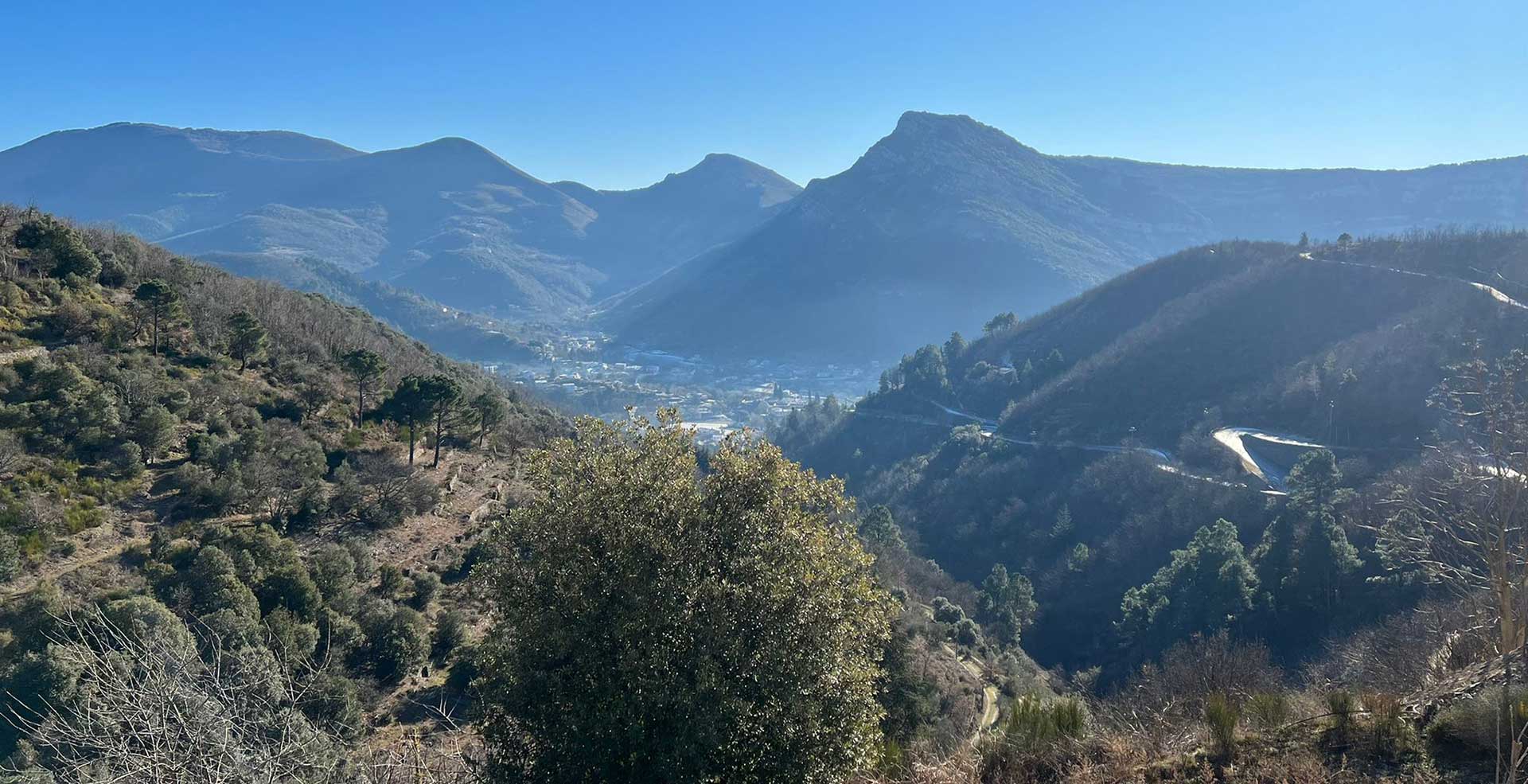 Vue panoramique des Cévennes depuis l’auberge restaurant du Cap, location de salle de mariage dans le Gard